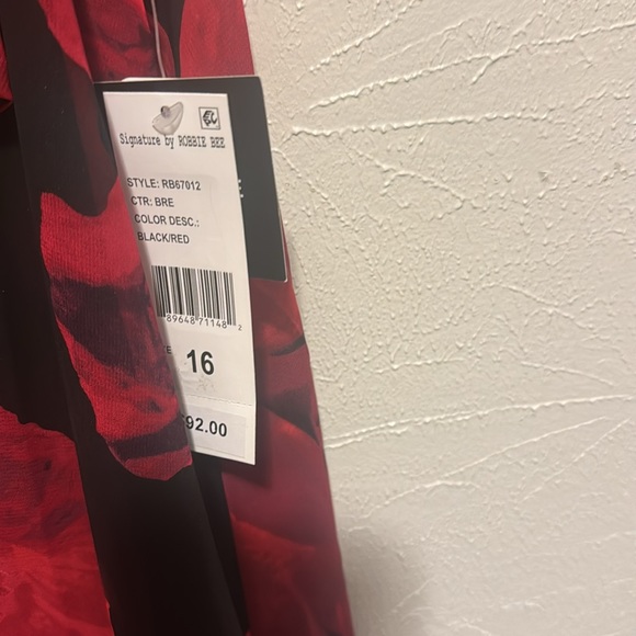 Ladies Dress - Picture 4 of 5